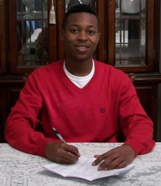 Emory Nash, the newest Bleu Devil runner